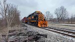 AB 4005 now pulls its train up to the other end of the siding.